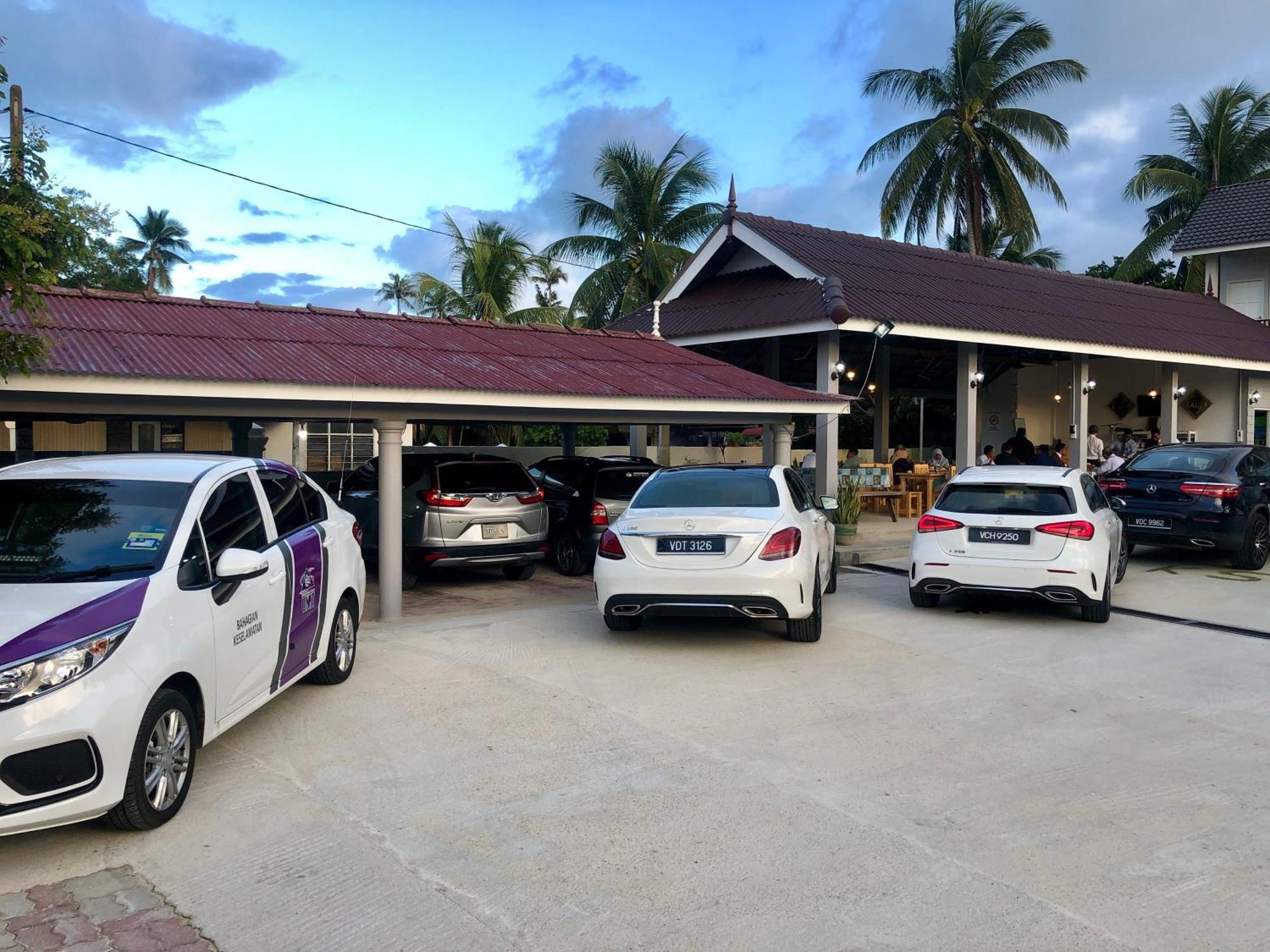 Lakse Inn Homestay Kampong Pengkalan Maras Eksteriør billede